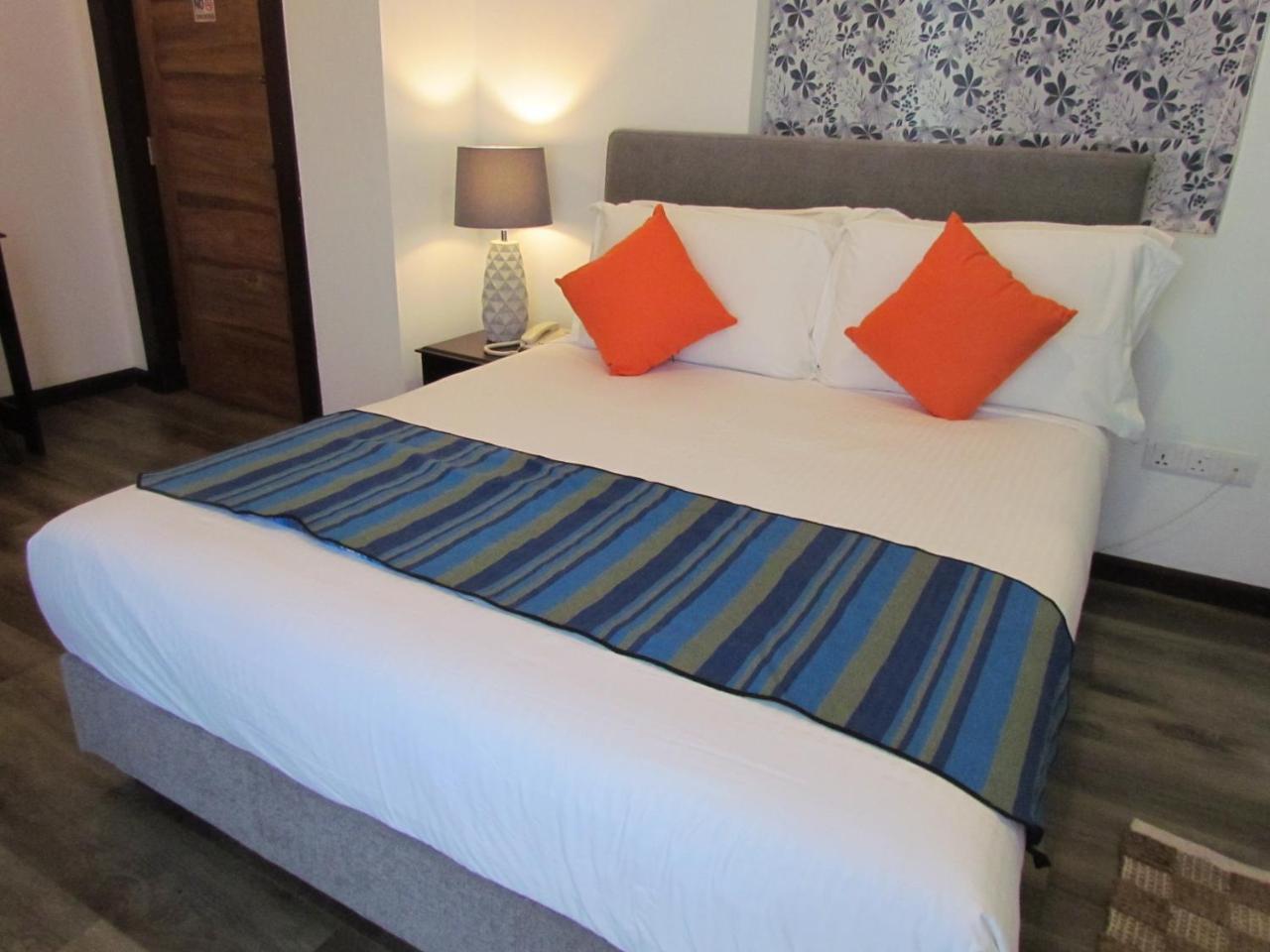 Kmc Villa Dehiwala-Mount Lavinia Екстер'єр фото