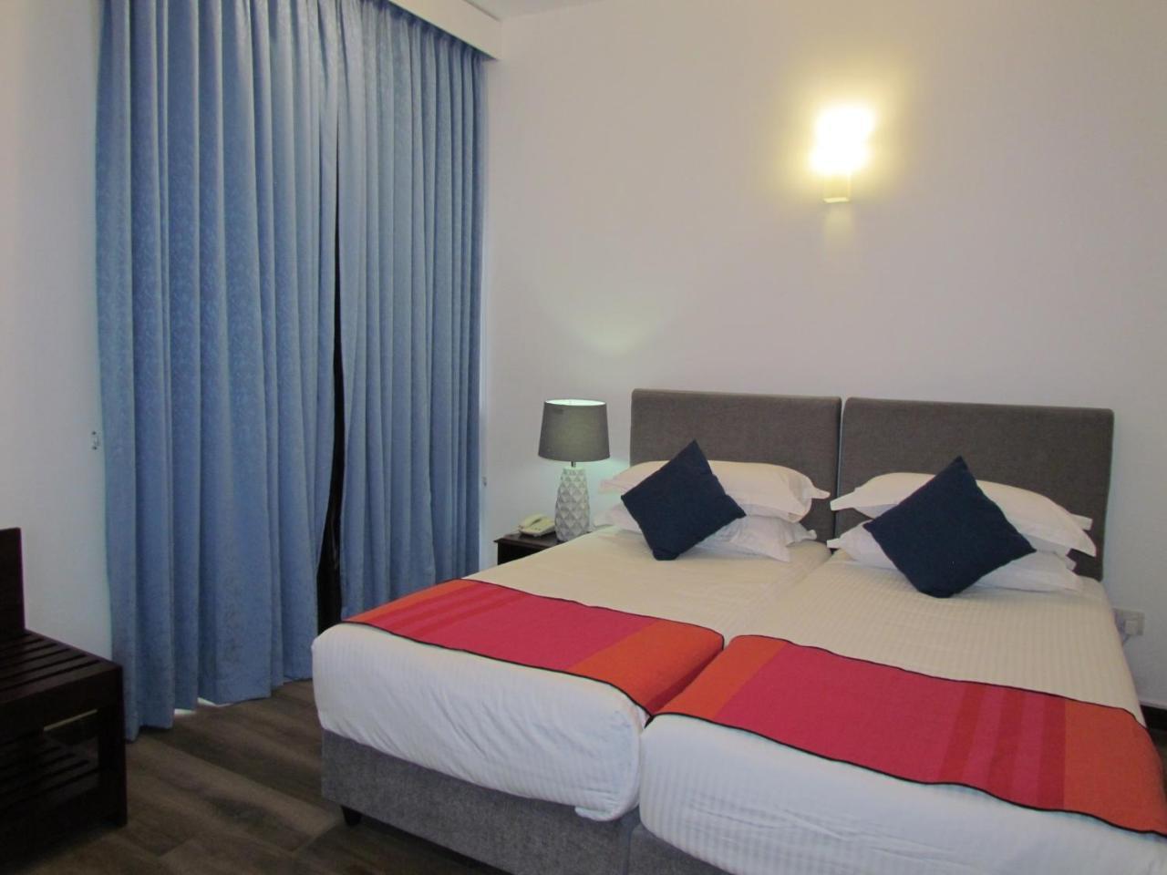 Kmc Villa Dehiwala-Mount Lavinia Екстер'єр фото